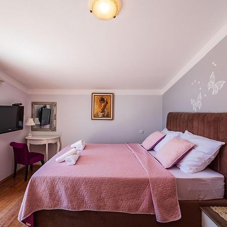 Beautiful Holiday Home With Private Pool, Nice Garden With Relax Area, Taverne Масленица Екстер'єр фото
