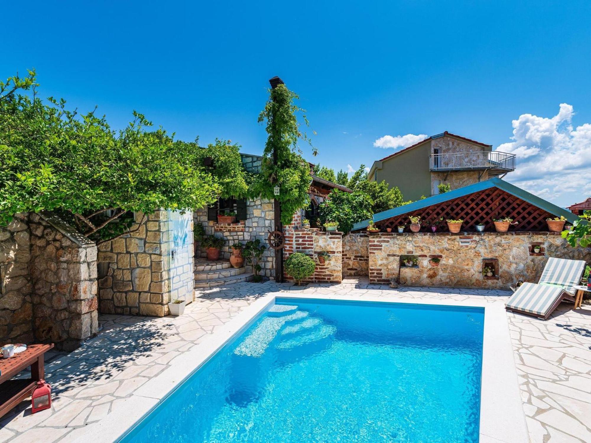 Beautiful Holiday Home With Private Pool, Nice Garden With Relax Area, Taverne Масленица Екстер'єр фото