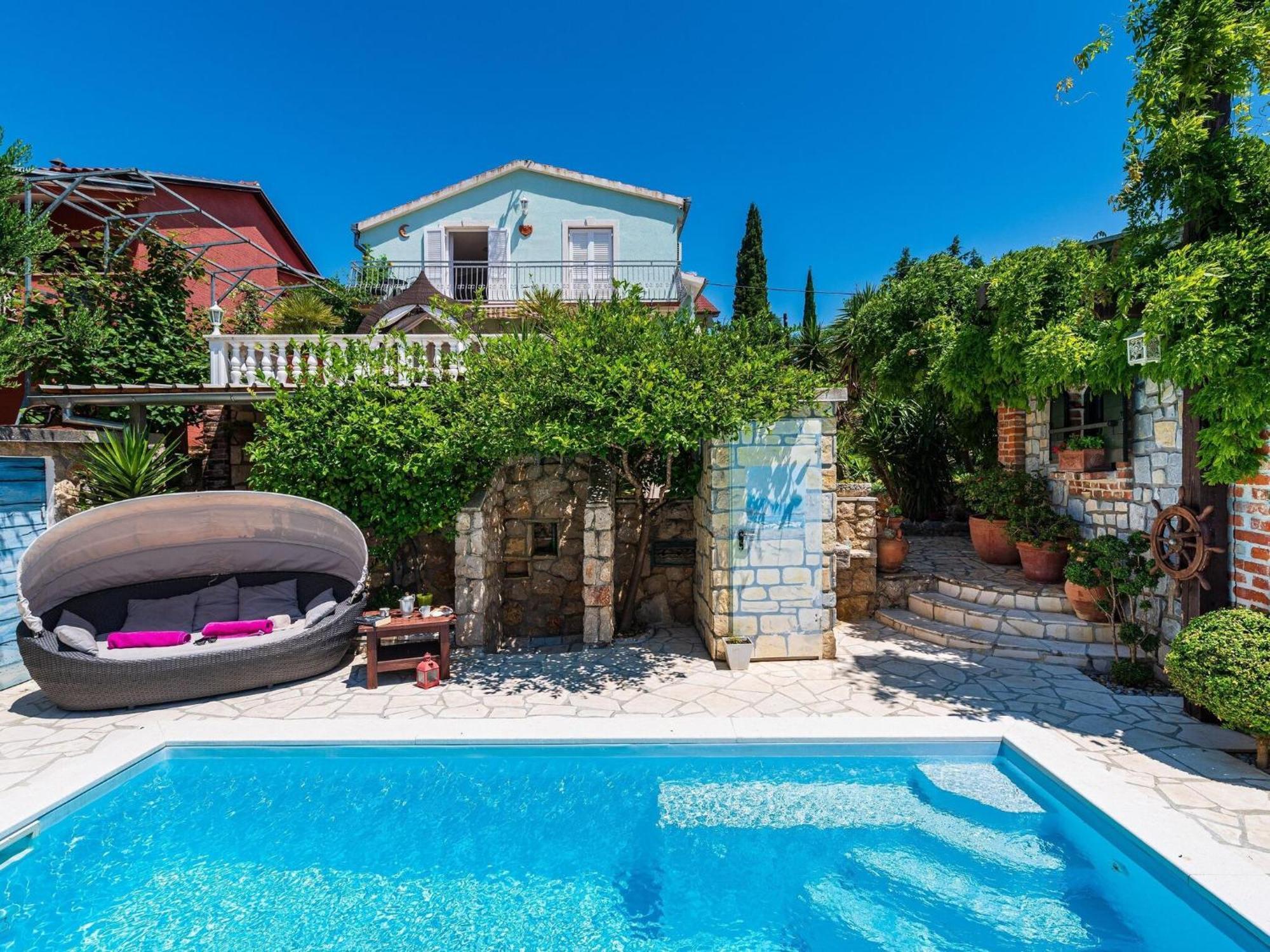 Beautiful Holiday Home With Private Pool, Nice Garden With Relax Area, Taverne Масленица Екстер'єр фото