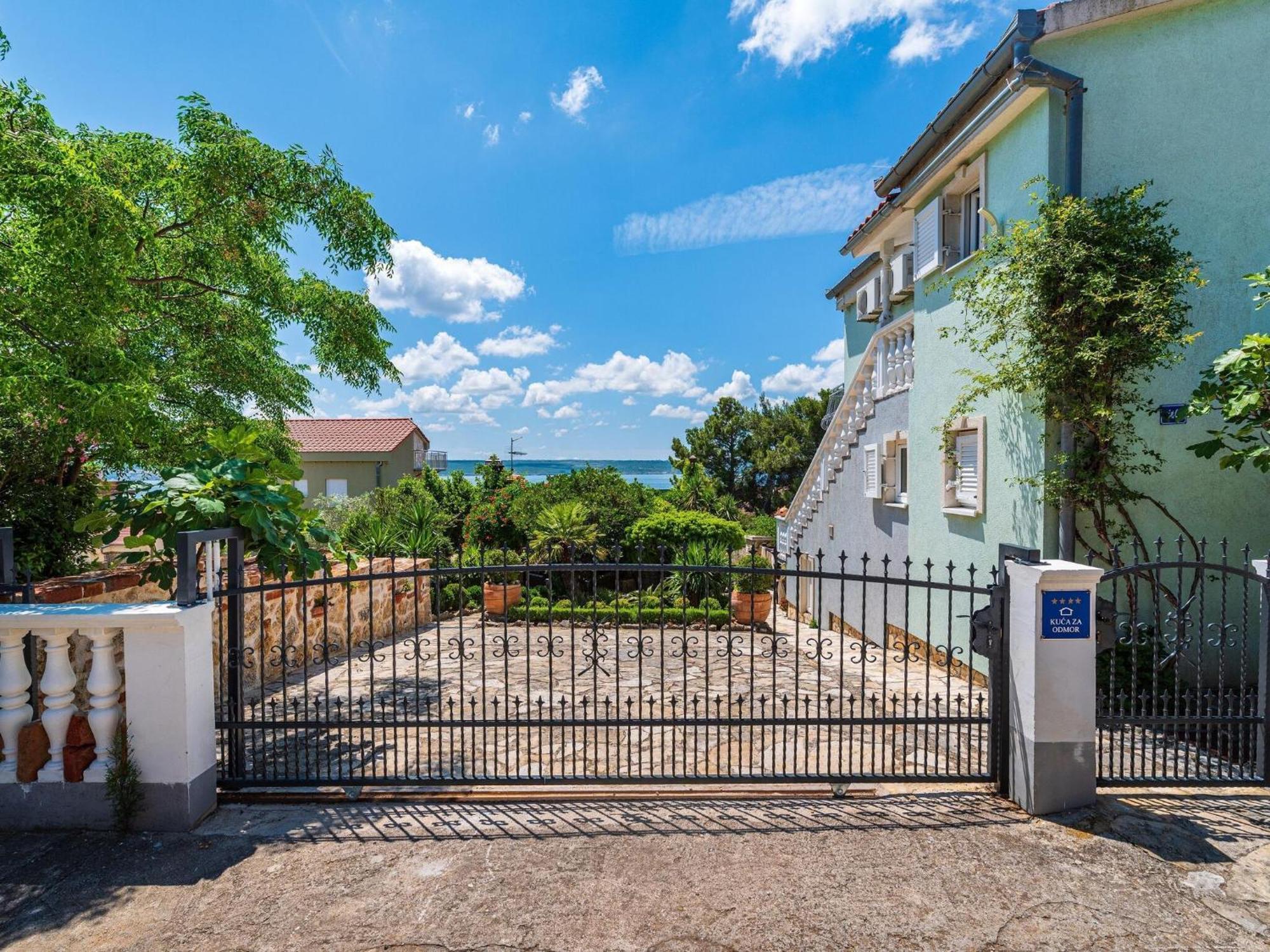 Beautiful Holiday Home With Private Pool, Nice Garden With Relax Area, Taverne Масленица Екстер'єр фото