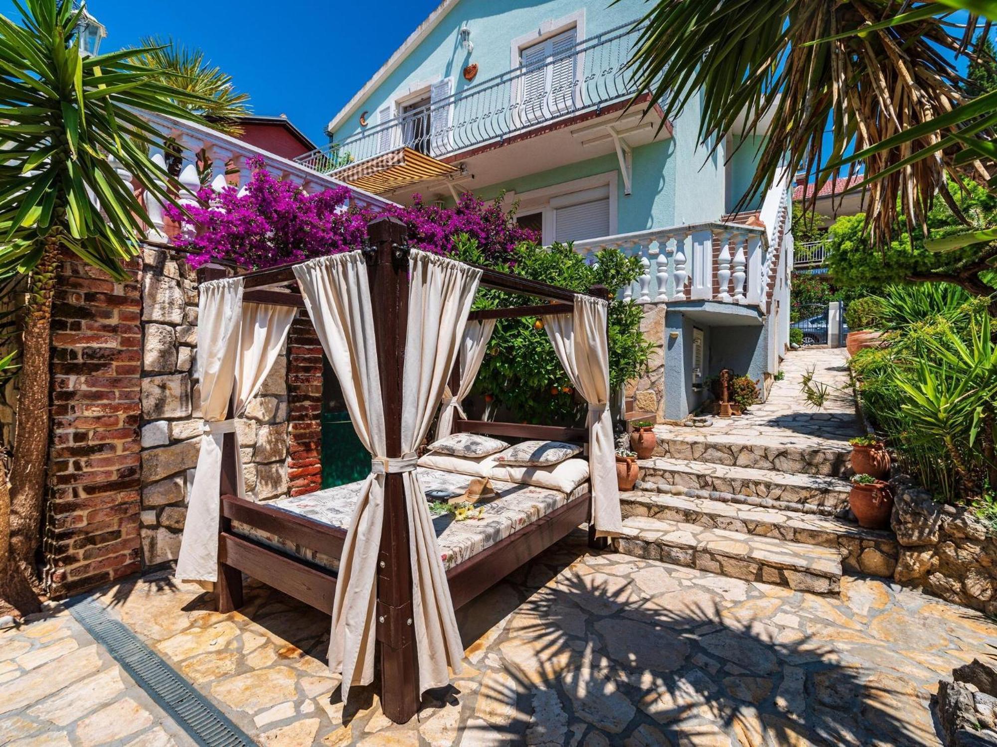 Beautiful Holiday Home With Private Pool, Nice Garden With Relax Area, Taverne Масленица Екстер'єр фото